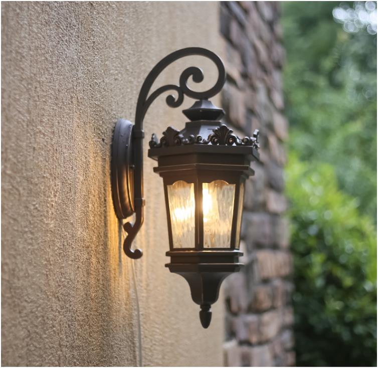 Mount Sconce Black Metal Outdoor Classical Wall Light Mixtures with Clear Glass